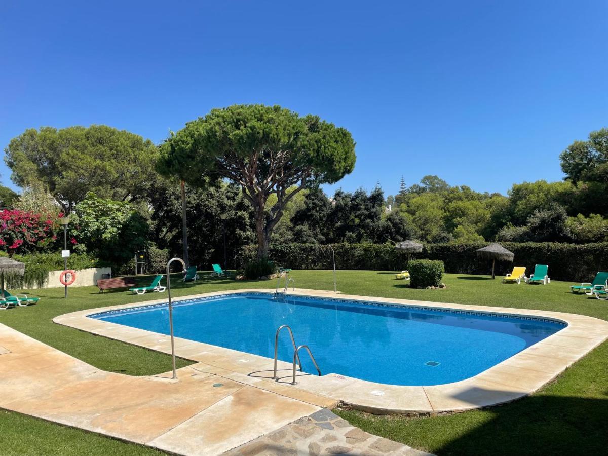 Beautiful Holiday Apartment 2 Bedroom Beach And Pool Malaga Marbella Calahonda Royale Mijas Costa Spain Экстерьер фото